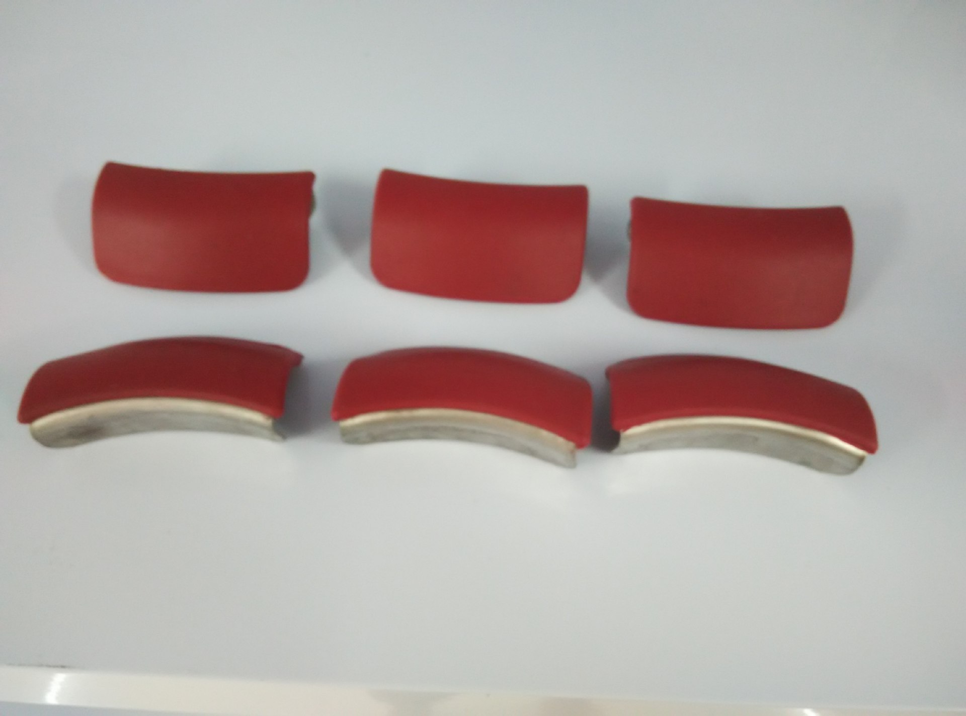 硅膠和鐵可以用膠粘嗎 硅膠和鐵可以用膠粘嗎