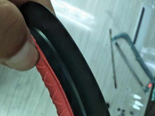 為何硅膠難和其他材質(zhì)粘接